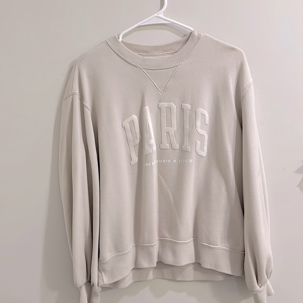 Abercrombie and fitch crew neck, quality basics, size small crew neck, closet